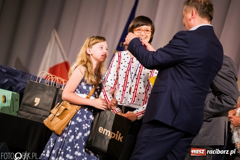 Zdjęcie w galerii na portalu naszraciborz.pl: Uroczysta gala wręczenia nagród dla laureatów olimpiad i konkursów języka niemieckiego wiadomości z regionu