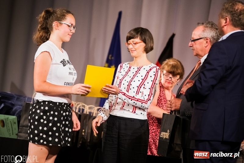 Zdjęcie w galerii na portalu naszraciborz.pl: Uroczysta gala wręczenia nagród dla laureatów olimpiad i konkursów języka niemieckiego wiadomości z regionu