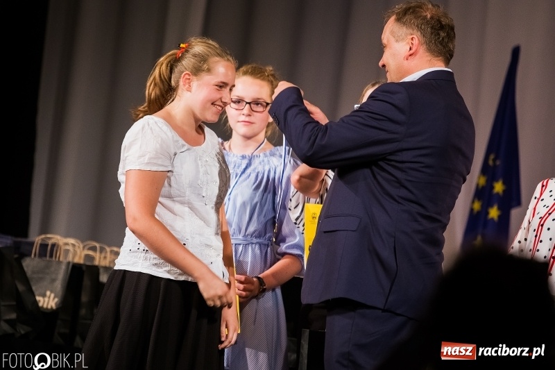 Zdjęcie w galerii na portalu naszraciborz.pl: Uroczysta gala wręczenia nagród dla laureatów olimpiad i konkursów języka niemieckiego wiadomości z regionu