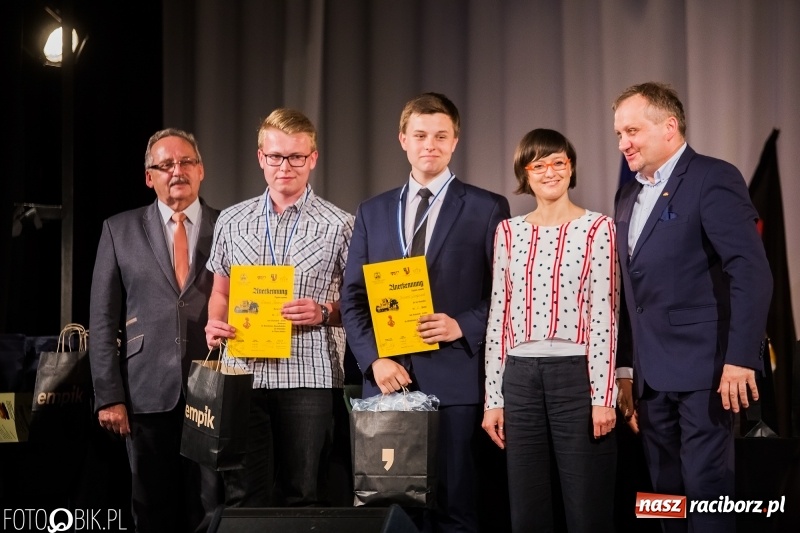 Zdjęcie w galerii na portalu naszraciborz.pl: Uroczysta gala wręczenia nagród dla laureatów olimpiad i konkursów języka niemieckiego wiadomości z regionu