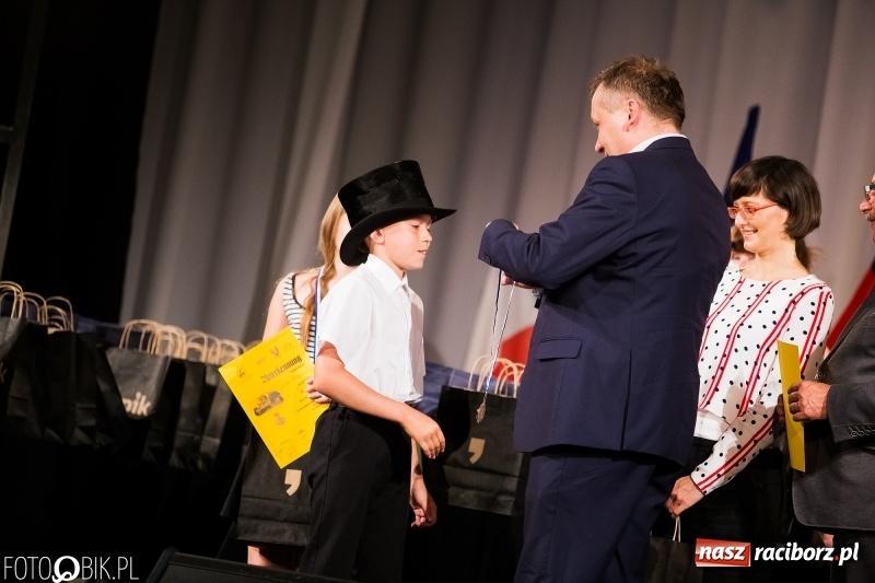 Zdjęcie w galerii na portalu naszraciborz.pl: Uroczysta gala wręczenia nagród dla laureatów olimpiad i konkursów języka niemieckiego wiadomości z regionu