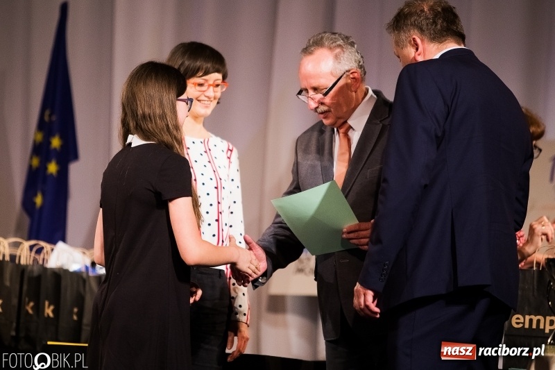 Zdjęcie w galerii na portalu naszraciborz.pl: Uroczysta gala wręczenia nagród dla laureatów olimpiad i konkursów języka niemieckiego wiadomości z regionu