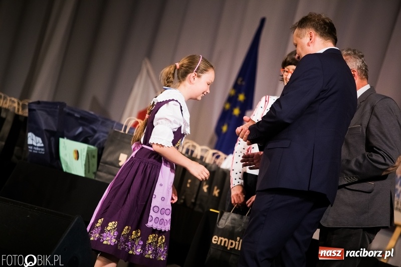 Zdjęcie w galerii na portalu naszraciborz.pl: Uroczysta gala wręczenia nagród dla laureatów olimpiad i konkursów języka niemieckiego wiadomości z regionu