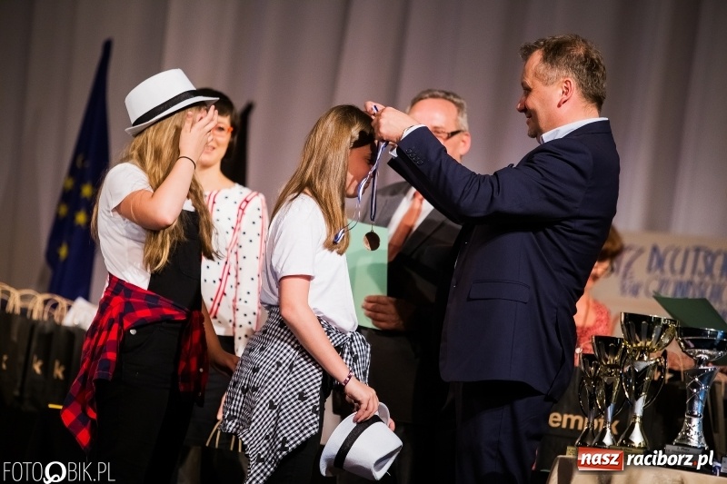 Zdjęcie w galerii na portalu naszraciborz.pl: Uroczysta gala wręczenia nagród dla laureatów olimpiad i konkursów języka niemieckiego wiadomości z regionu
