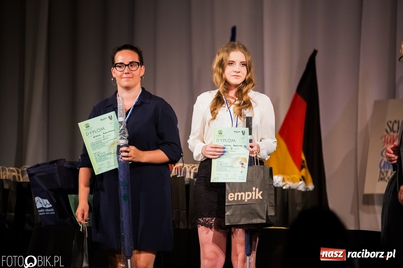 Zdjęcie w galerii na portalu naszraciborz.pl: Uroczysta gala wręczenia nagród dla laureatów olimpiad i konkursów języka niemieckiego wiadomości z regionu