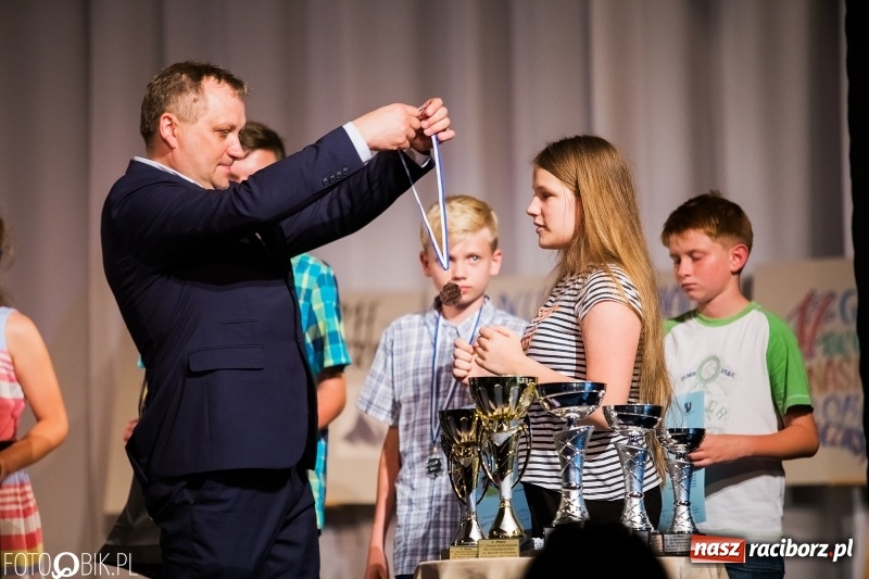 Zdjęcie w galerii na portalu naszraciborz.pl: Uroczysta gala wręczenia nagród dla laureatów olimpiad i konkursów języka niemieckiego wiadomości z regionu