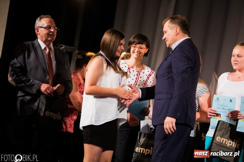 Zdjęcie w galerii na portalu naszraciborz.pl: Uroczysta gala wręczenia nagród dla laureatów olimpiad i konkursów języka niemieckiego wiadomości z regionu