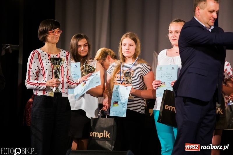 Zdjęcie w galerii na portalu naszraciborz.pl: Uroczysta gala wręczenia nagród dla laureatów olimpiad i konkursów języka niemieckiego wiadomości z regionu