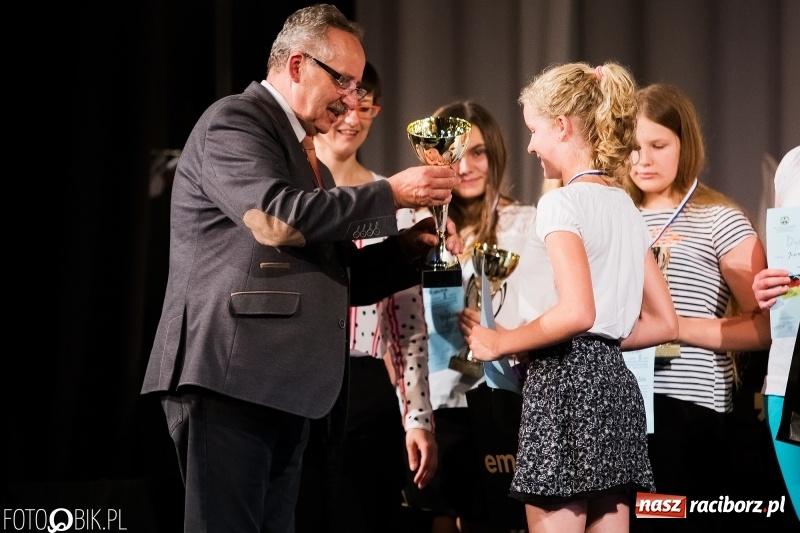 Zdjęcie w galerii na portalu naszraciborz.pl: Uroczysta gala wręczenia nagród dla laureatów olimpiad i konkursów języka niemieckiego wiadomości z regionu