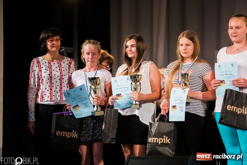 Zdjęcie w galerii na portalu naszraciborz.pl: Uroczysta gala wręczenia nagród dla laureatów olimpiad i konkursów języka niemieckiego wiadomości z regionu