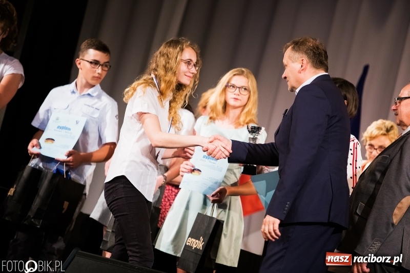 Zdjęcie w galerii na portalu naszraciborz.pl: Uroczysta gala wręczenia nagród dla laureatów olimpiad i konkursów języka niemieckiego wiadomości z regionu