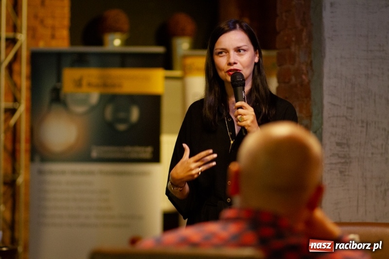 Zdjęcie w galerii na portalu naszraciborz.pl: Ścieżki do własnego biznesu. Doradczyni prezydenta Biedronia o startupach w Raciborzu  wiadomości z regionu