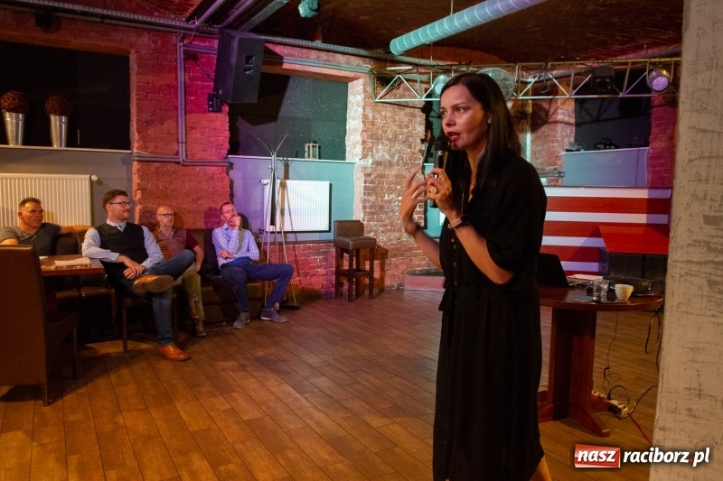 Zdjęcie w galerii na portalu naszraciborz.pl: Ścieżki do własnego biznesu. Doradczyni prezydenta Biedronia o startupach w Raciborzu  wiadomości z regionu