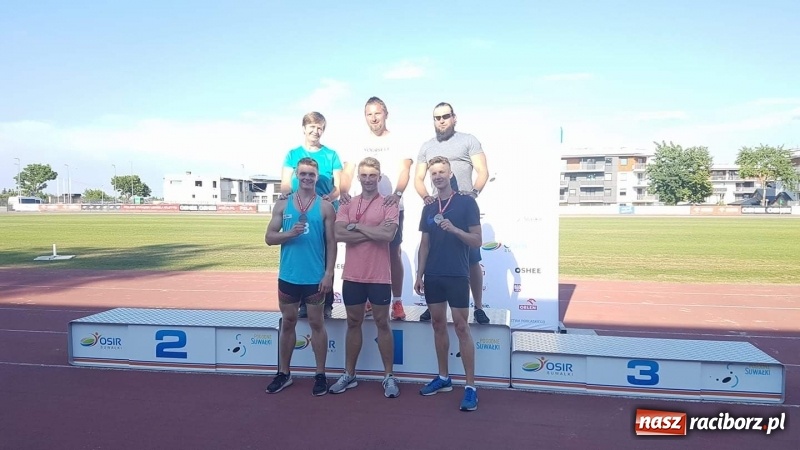 Zdjęcie w galerii na portalu naszraciborz.pl: Lekka atletyka: Szymon Dziuba ze srebrnym medalem Mistrzostw Polski wiadomości z regionu