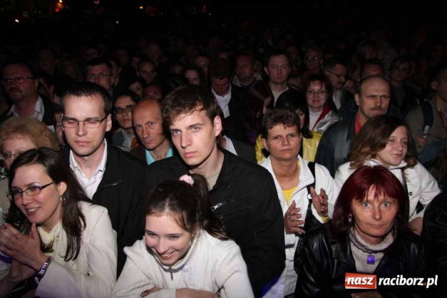 Zdjęcie w galerii na portalu naszraciborz.pl: Thomas Anders rozgrzał publiczność wiadomości z regionu