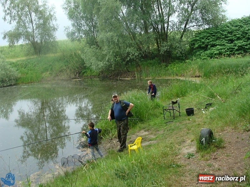 Zdjęcie w galerii na portalu naszraciborz.pl: Wędkarski Dzień Dziecka na łowisku Łęg wiadomości z regionu