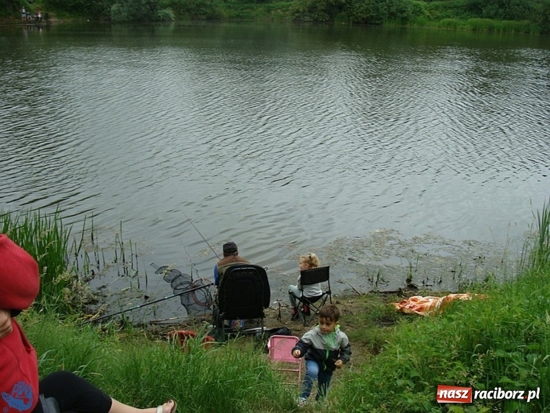 Zdjęcie w galerii na portalu naszraciborz.pl: Wędkarski Dzień Dziecka na łowisku Łęg wiadomości z regionu