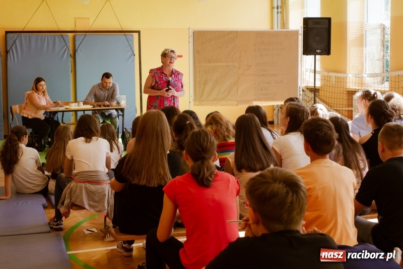 Zdjęcie w galerii na portalu naszraciborz.pl: Warsztaty profilaktyczne w raciborskiej Trzynastce wiadomości z regionu