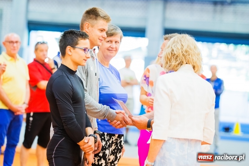 Zdjęcie w galerii na portalu naszraciborz.pl: Mały Memoriał Lekkoatletyczny im. Janusza Kusocińskiego w ZSOMS  wiadomości z regionu