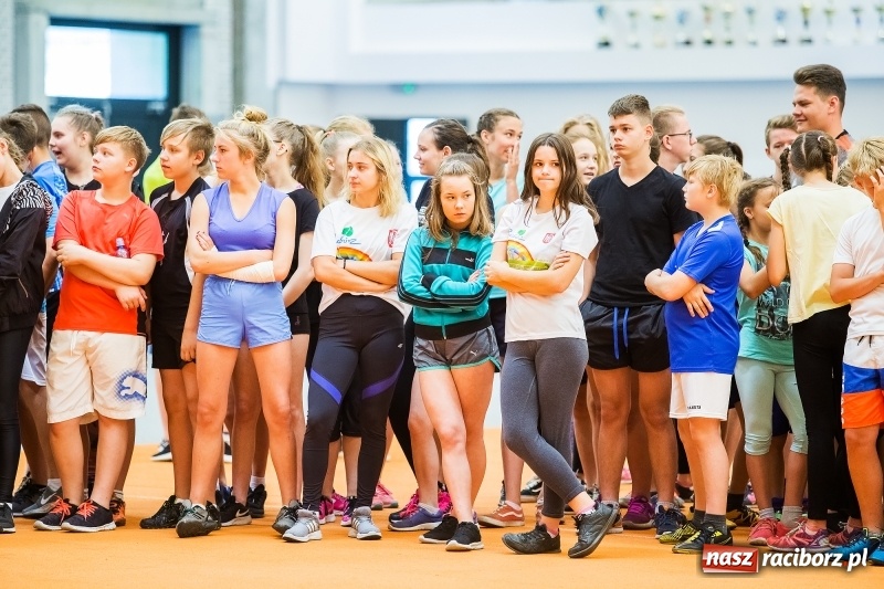 Zdjęcie w galerii na portalu naszraciborz.pl: Mały Memoriał Lekkoatletyczny im. Janusza Kusocińskiego w ZSOMS  wiadomości z regionu
