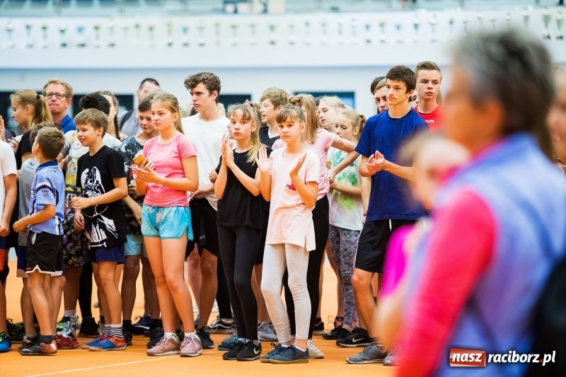 Zdjęcie w galerii na portalu naszraciborz.pl: Mały Memoriał Lekkoatletyczny im. Janusza Kusocińskiego w ZSOMS  wiadomości z regionu