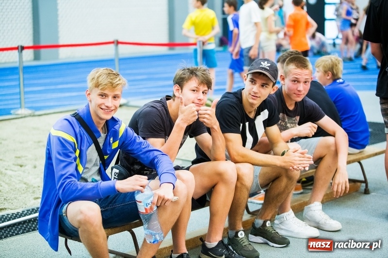 Zdjęcie w galerii na portalu naszraciborz.pl: Mały Memoriał Lekkoatletyczny im. Janusza Kusocińskiego w ZSOMS  wiadomości z regionu