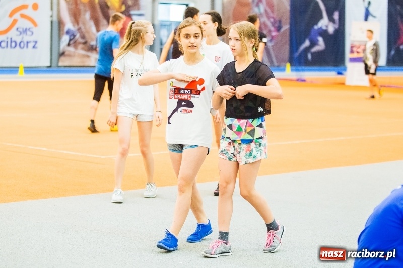 Zdjęcie w galerii na portalu naszraciborz.pl: Mały Memoriał Lekkoatletyczny im. Janusza Kusocińskiego w ZSOMS  wiadomości z regionu