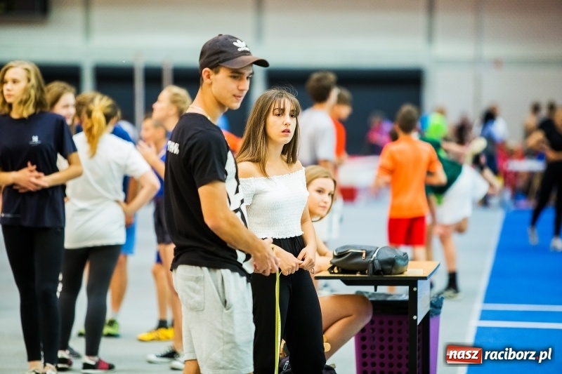 Zdjęcie w galerii na portalu naszraciborz.pl: Mały Memoriał Lekkoatletyczny im. Janusza Kusocińskiego w ZSOMS  wiadomości z regionu