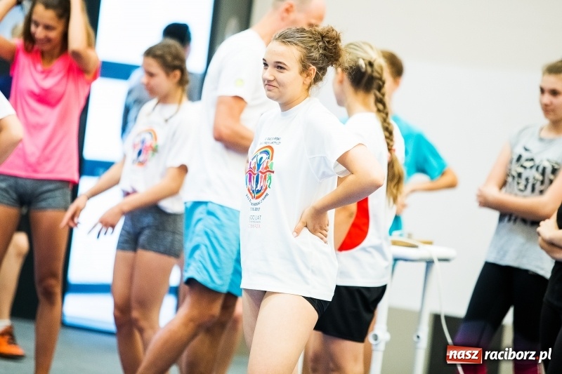 Zdjęcie w galerii na portalu naszraciborz.pl: Mały Memoriał Lekkoatletyczny im. Janusza Kusocińskiego w ZSOMS  wiadomości z regionu