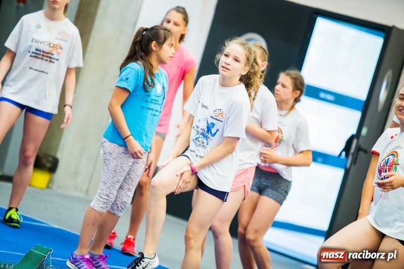 Zdjęcie w galerii na portalu naszraciborz.pl: Mały Memoriał Lekkoatletyczny im. Janusza Kusocińskiego w ZSOMS  wiadomości z regionu