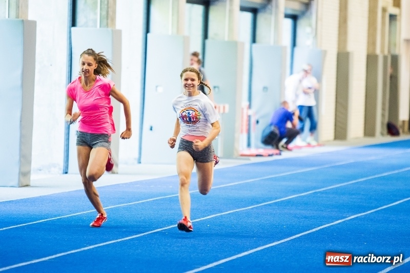 Zdjęcie w galerii na portalu naszraciborz.pl: Mały Memoriał Lekkoatletyczny im. Janusza Kusocińskiego w ZSOMS  wiadomości z regionu