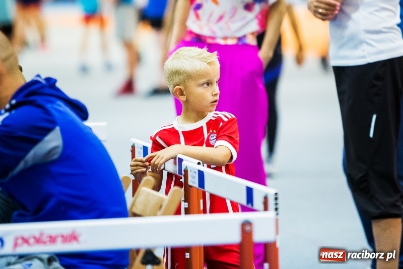 Zdjęcie w galerii na portalu naszraciborz.pl: Mały Memoriał Lekkoatletyczny im. Janusza Kusocińskiego w ZSOMS  wiadomości z regionu