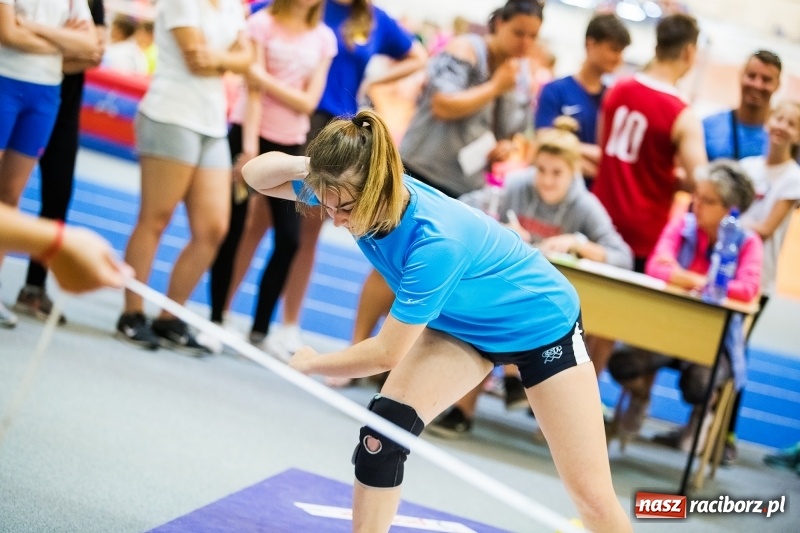 Zdjęcie w galerii na portalu naszraciborz.pl: Mały Memoriał Lekkoatletyczny im. Janusza Kusocińskiego w ZSOMS  wiadomości z regionu