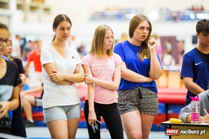 Zdjęcie w galerii na portalu naszraciborz.pl: Mały Memoriał Lekkoatletyczny im. Janusza Kusocińskiego w ZSOMS  wiadomości z regionu