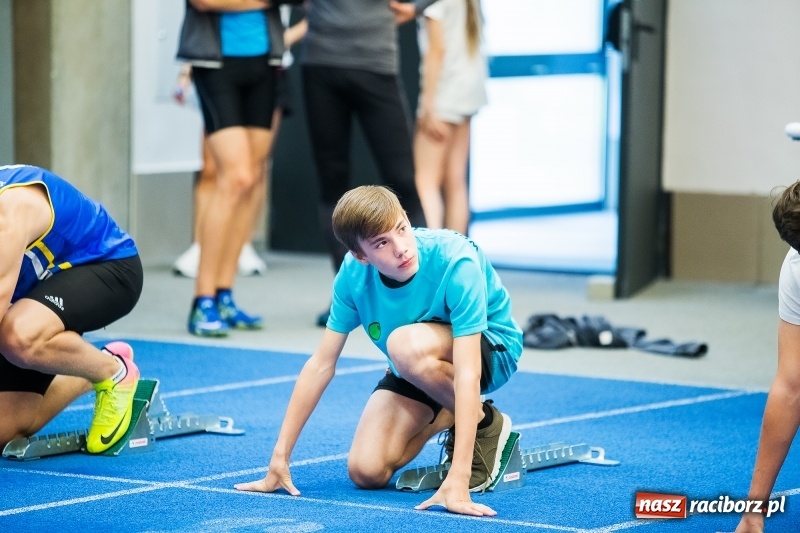 Zdjęcie w galerii na portalu naszraciborz.pl: Mały Memoriał Lekkoatletyczny im. Janusza Kusocińskiego w ZSOMS  wiadomości z regionu