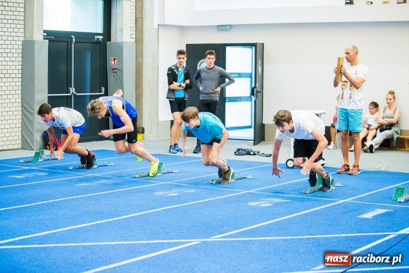 Zdjęcie w galerii na portalu naszraciborz.pl: Mały Memoriał Lekkoatletyczny im. Janusza Kusocińskiego w ZSOMS  wiadomości z regionu