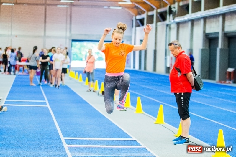 Zdjęcie w galerii na portalu naszraciborz.pl: Mały Memoriał Lekkoatletyczny im. Janusza Kusocińskiego w ZSOMS  wiadomości z regionu