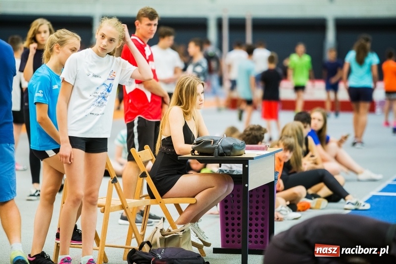Zdjęcie w galerii na portalu naszraciborz.pl: Mały Memoriał Lekkoatletyczny im. Janusza Kusocińskiego w ZSOMS  wiadomości z regionu