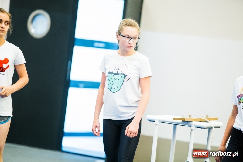 Zdjęcie w galerii na portalu naszraciborz.pl: Mały Memoriał Lekkoatletyczny im. Janusza Kusocińskiego w ZSOMS  wiadomości z regionu