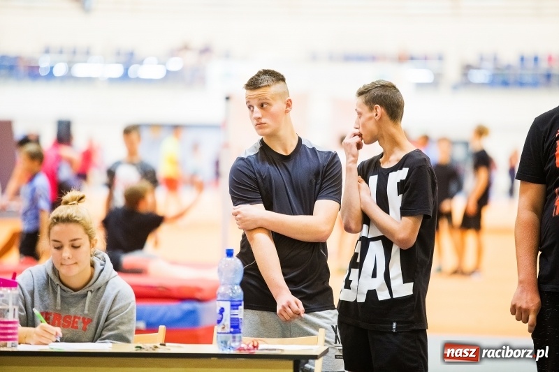 Zdjęcie w galerii na portalu naszraciborz.pl: Mały Memoriał Lekkoatletyczny im. Janusza Kusocińskiego w ZSOMS  wiadomości z regionu