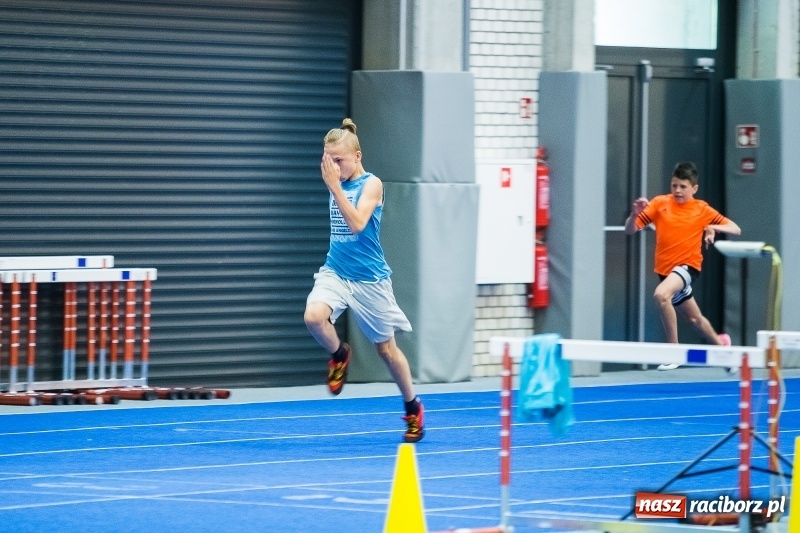 Zdjęcie w galerii na portalu naszraciborz.pl: Mały Memoriał Lekkoatletyczny im. Janusza Kusocińskiego w ZSOMS  wiadomości z regionu