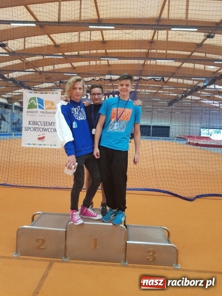 Zdjęcie w galerii na portalu naszraciborz.pl: Mały Memoriał Lekkoatletyczny im. Janusza Kusocińskiego w ZSOMS  wiadomości z regionu