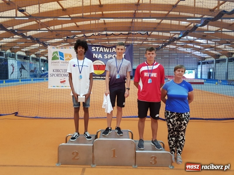 Zdjęcie w galerii na portalu naszraciborz.pl: Mały Memoriał Lekkoatletyczny im. Janusza Kusocińskiego w ZSOMS  wiadomości z regionu