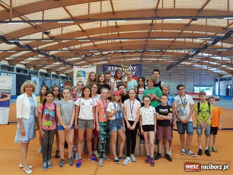 Zdjęcie w galerii na portalu naszraciborz.pl: Mały Memoriał Lekkoatletyczny im. Janusza Kusocińskiego w ZSOMS  wiadomości z regionu