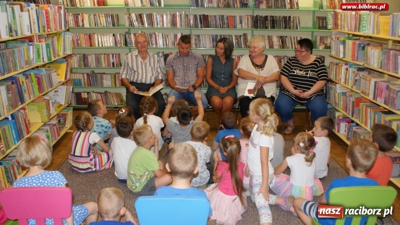 Zdjęcie w galerii na portalu naszraciborz.pl: Cała Polska Czyta Dzieciom. Raport z raciborskiej biblioteki wiadomości z regionu