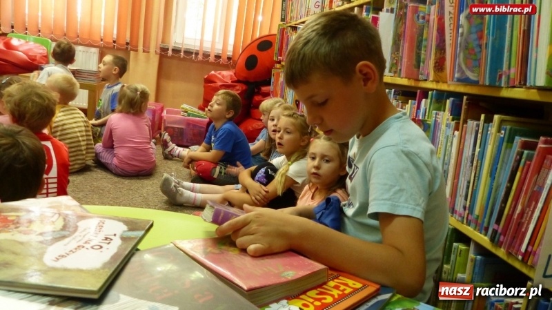 Zdjęcie w galerii na portalu naszraciborz.pl: Cała Polska Czyta Dzieciom. Raport z raciborskiej biblioteki wiadomości z regionu