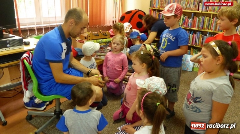 Zdjęcie w galerii na portalu naszraciborz.pl: Cała Polska Czyta Dzieciom. Raport z raciborskiej biblioteki wiadomości z regionu