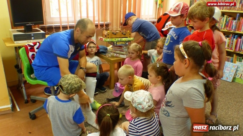 Zdjęcie w galerii na portalu naszraciborz.pl: Cała Polska Czyta Dzieciom. Raport z raciborskiej biblioteki wiadomości z regionu