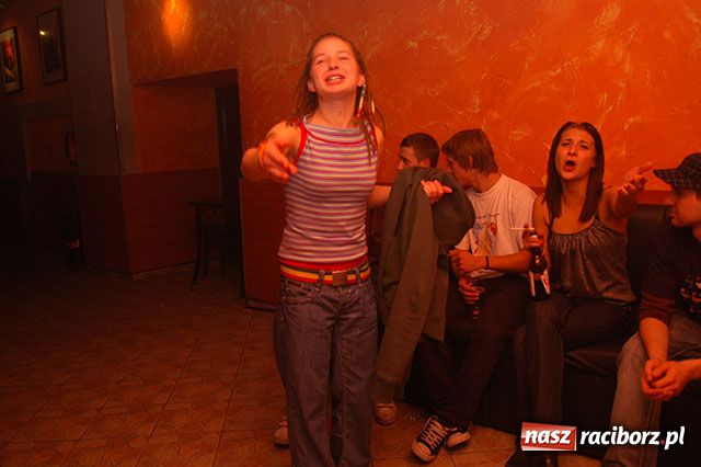 Zdjęcie w galerii na portalu naszraciborz.pl: Szalona noc w Ozonie wiadomości z regionu