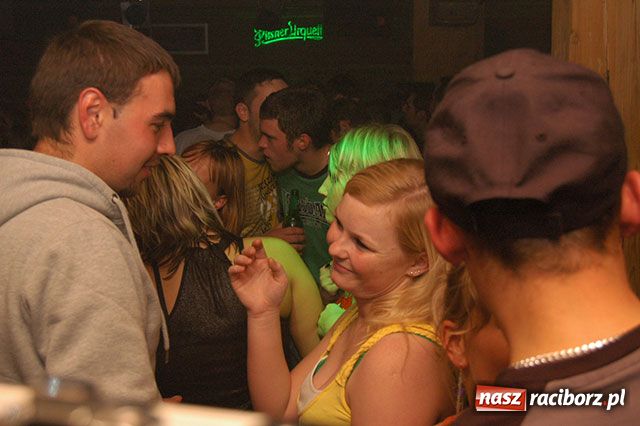 Zdjęcie w galerii na portalu naszraciborz.pl: Szalona noc w Ozonie wiadomości z regionu